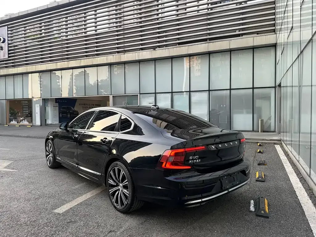 Volvo S90 — фото 6