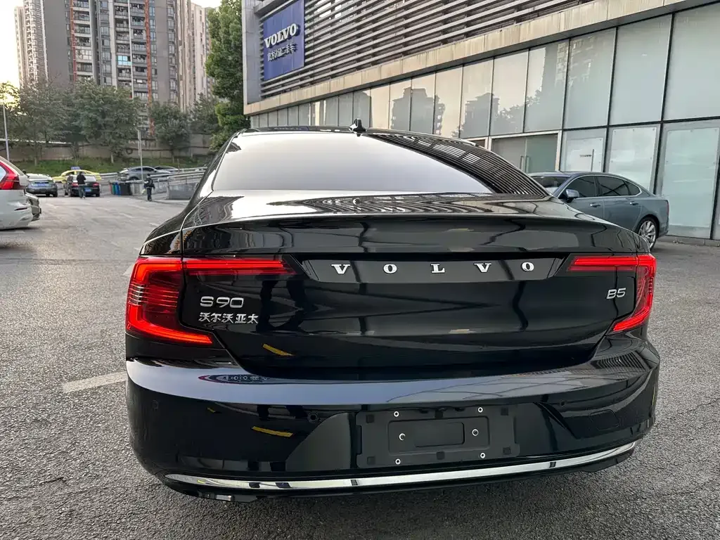 Volvo S90 — фото 4