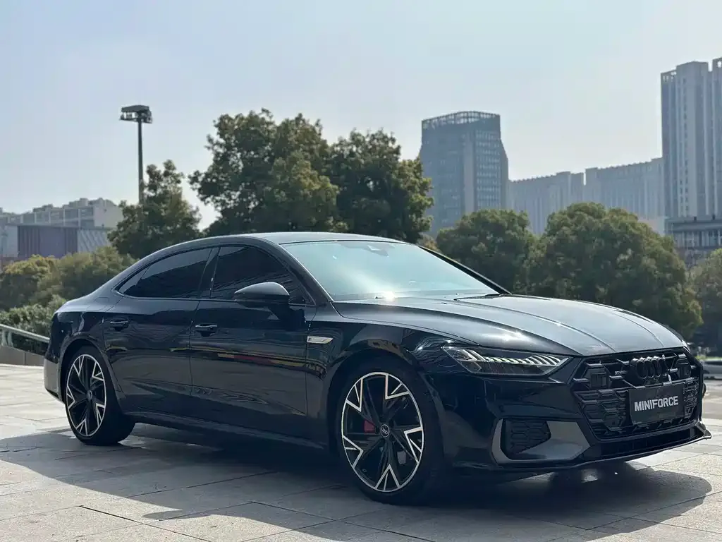 Audi A7L — фото 5