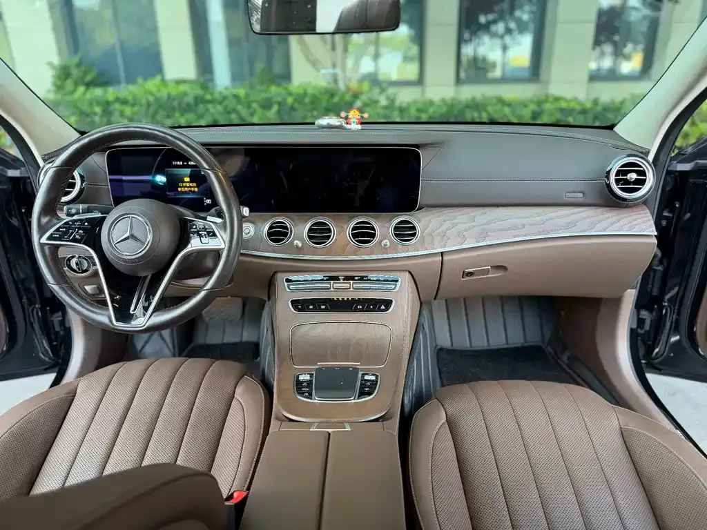 Mercedes-Benz E-Class — фото 10