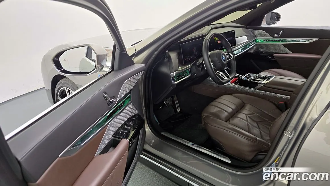 BMW i7 — фото 10