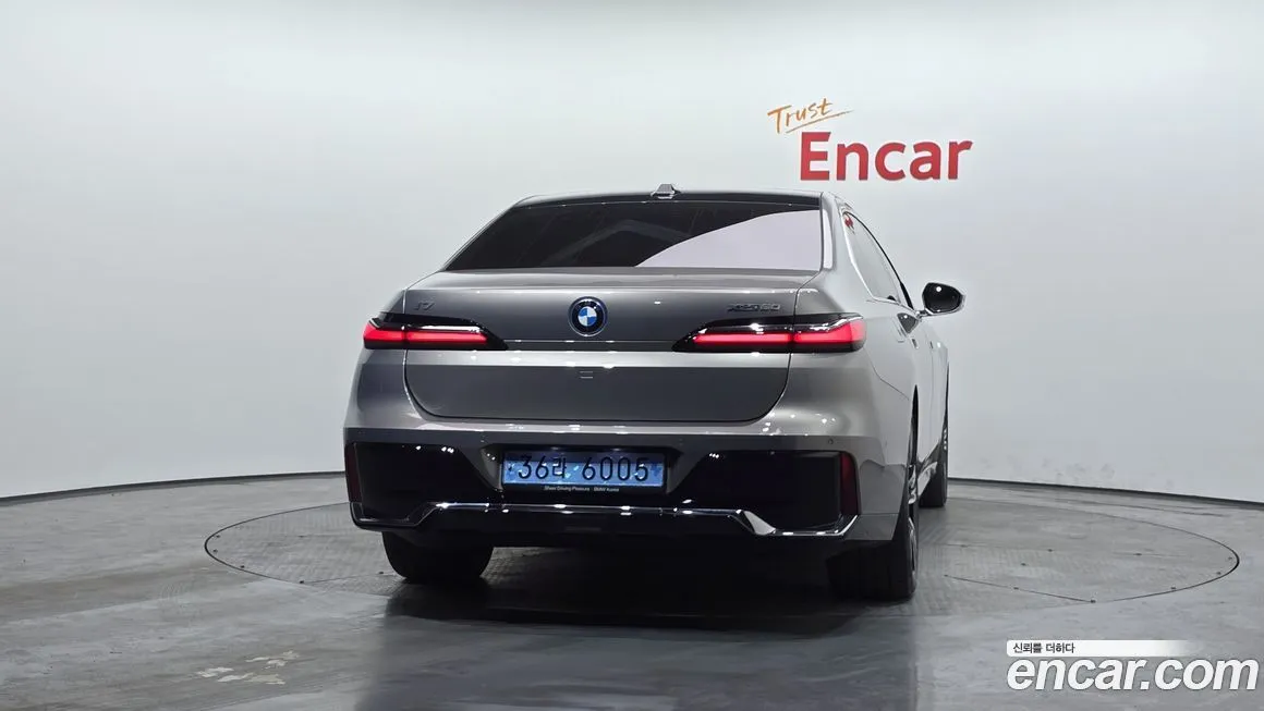 BMW i7 — фото 2