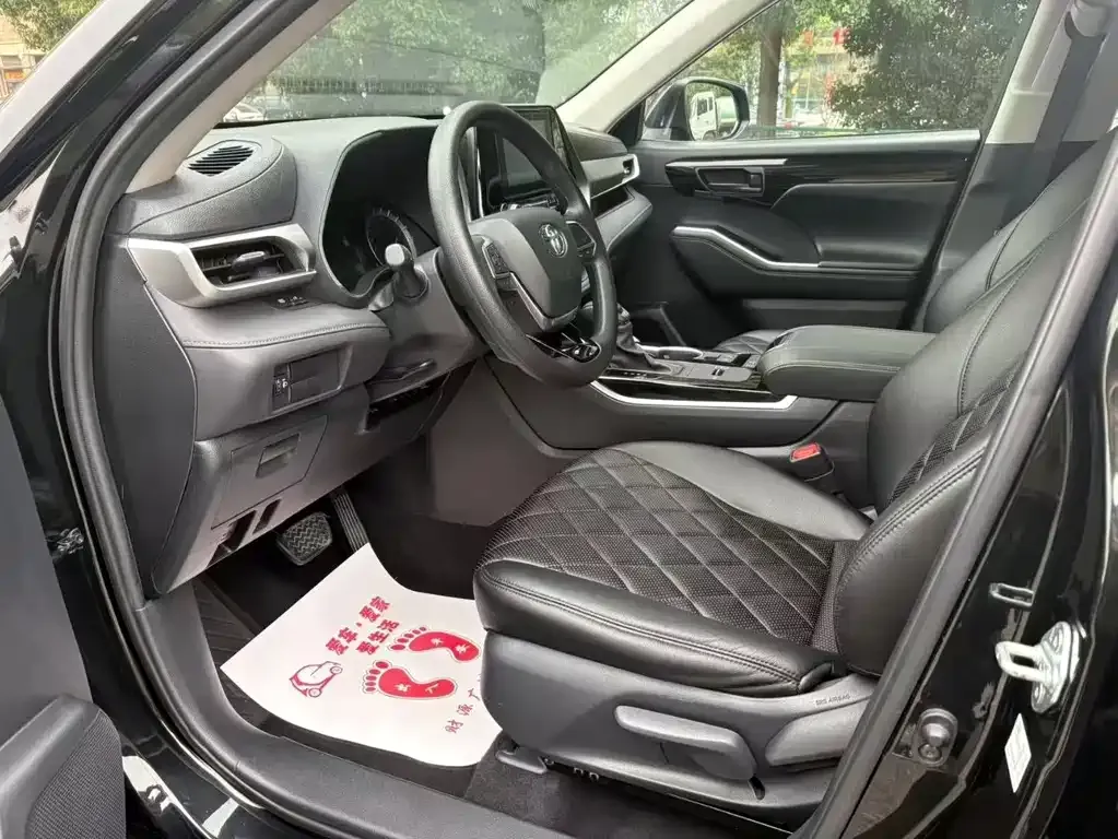 Toyota Highlander 2023 из CN, фото 7