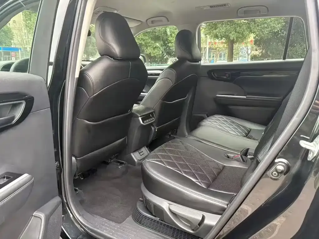 Toyota Highlander 2023 из CN, фото 6