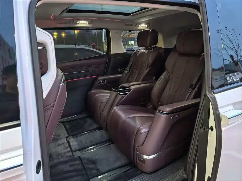 Buick Century 2023 из CN, фото 2