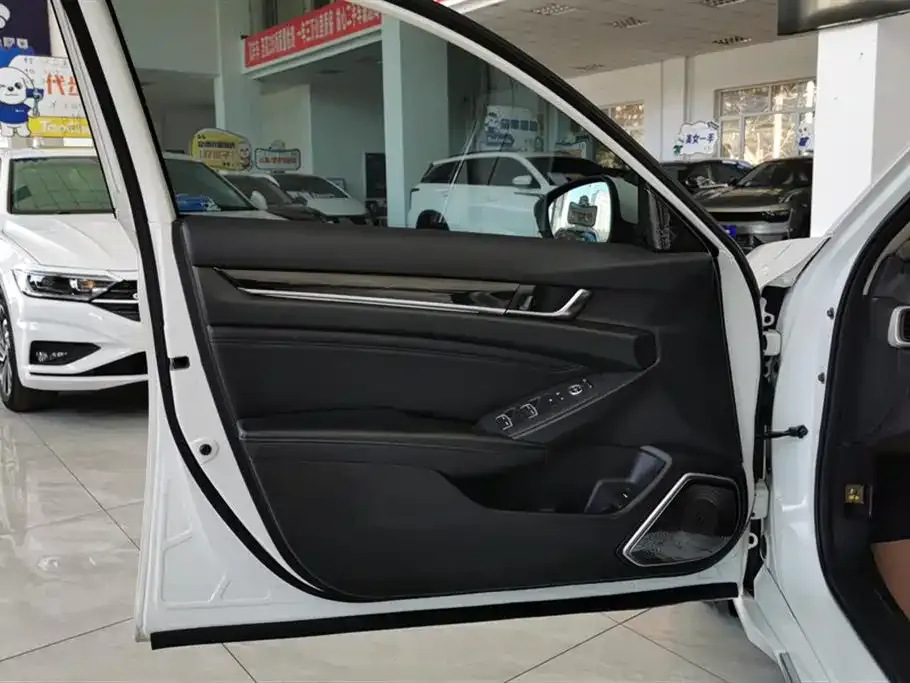 Honda Accord — фото 4