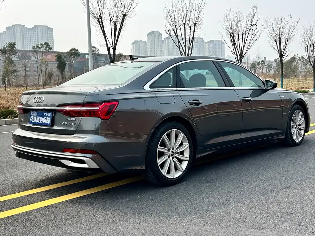 Audi A6L — фото 8
