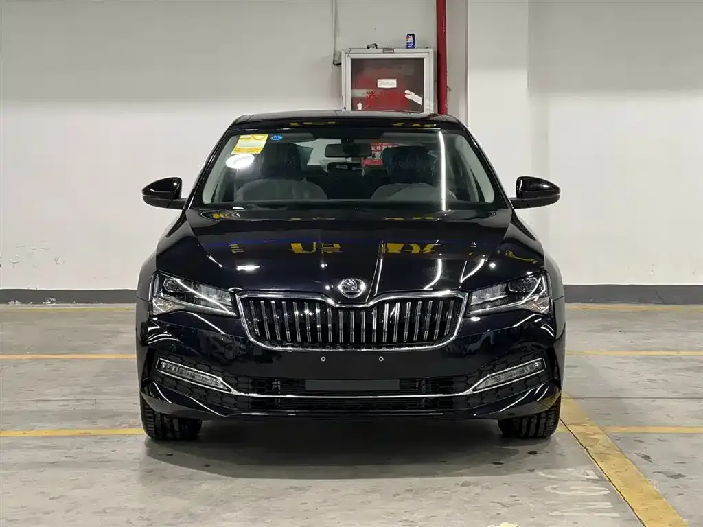 Skoda Superb — фото 8