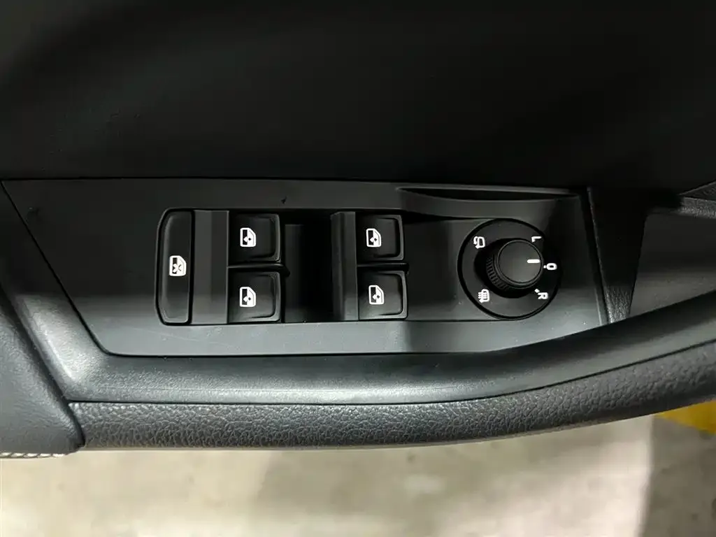 Skoda Superb — фото 2