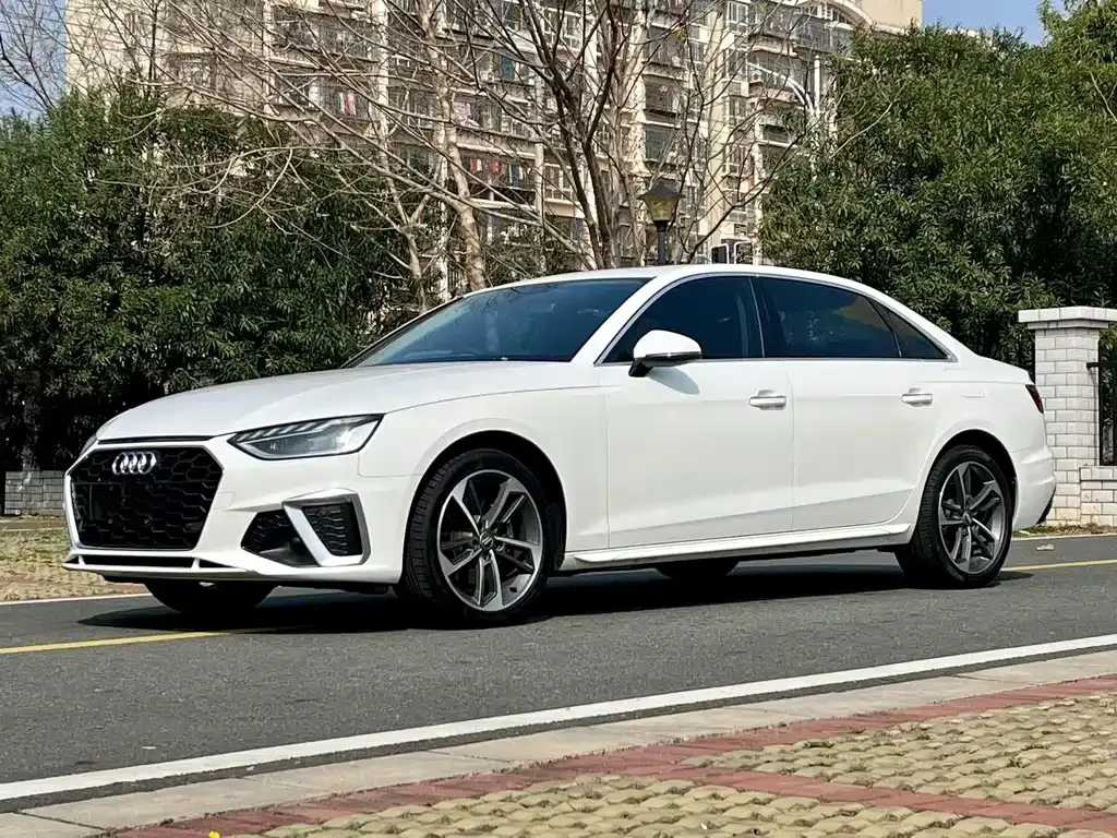 Audi A4L 2022 из CN, фото 1