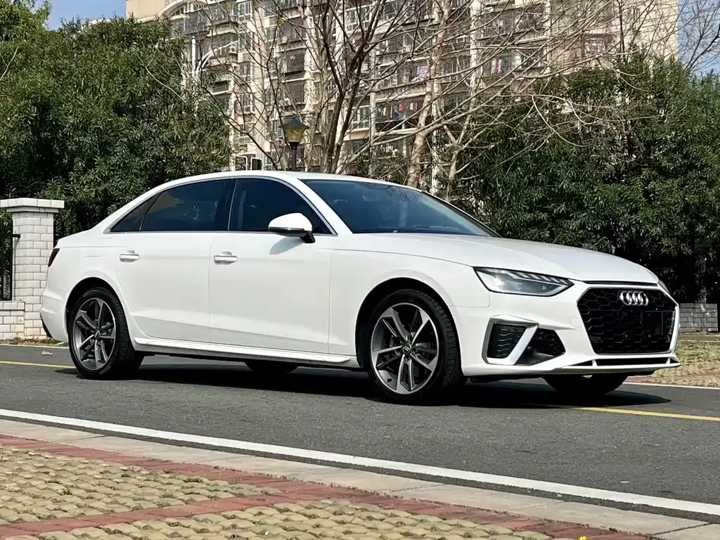 Audi A4L 2022 из CN, фото 6