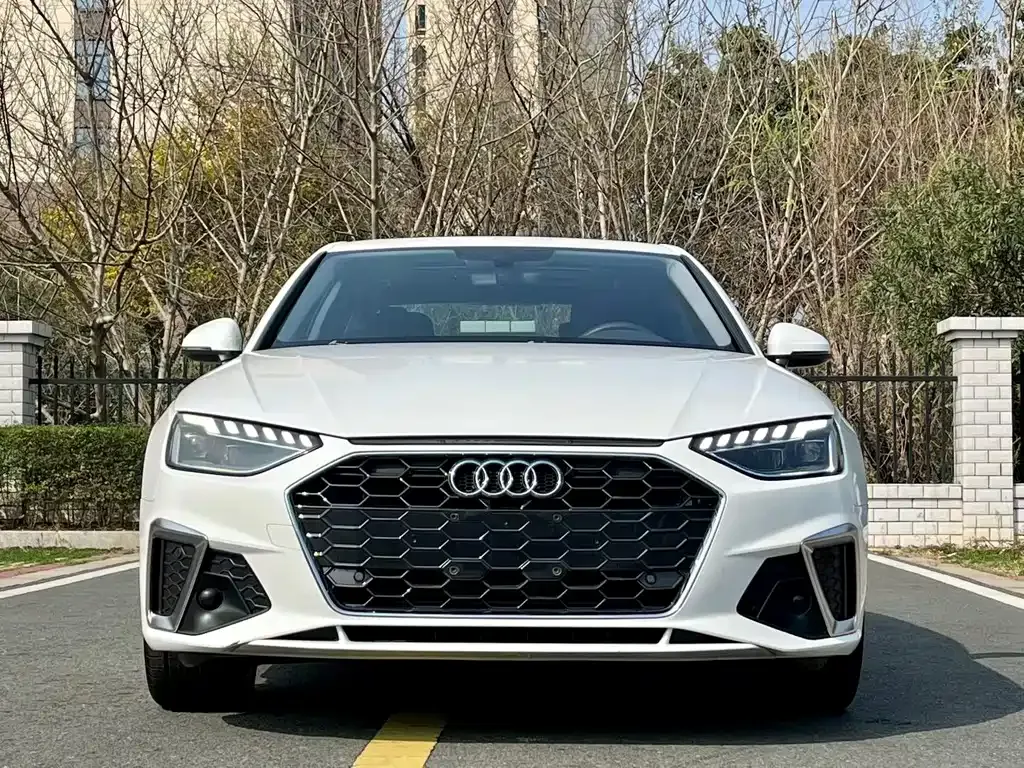 Audi A4L 2022 из CN, фото 8