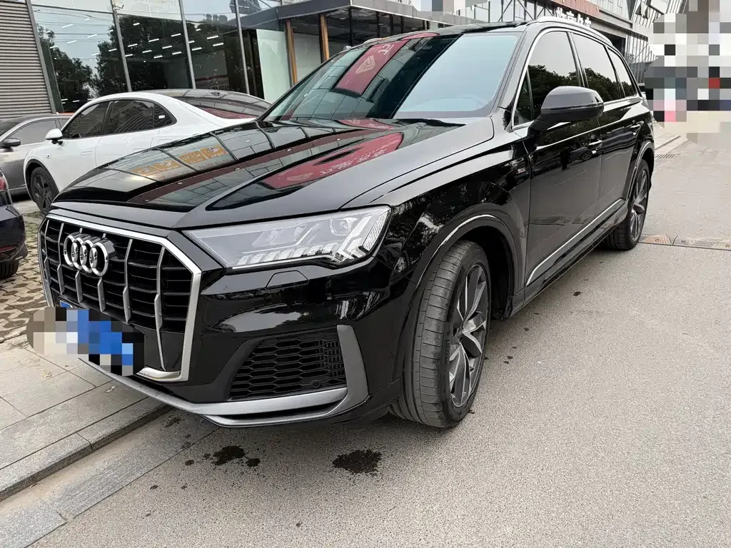 Audi Q7 2023 из CN, фото 1