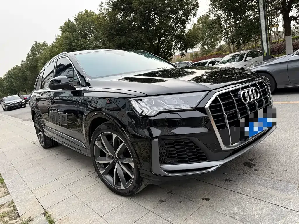 Audi Q7 2023 из CN, фото 7