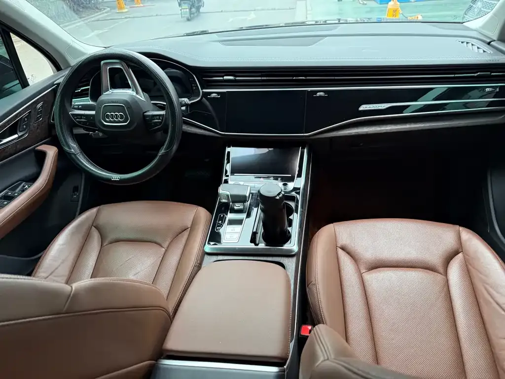 Audi Q7 2023 из CN, фото 3