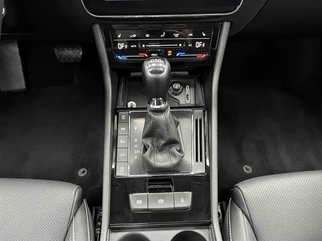 Skoda Superb 2024 из CN, фото 8