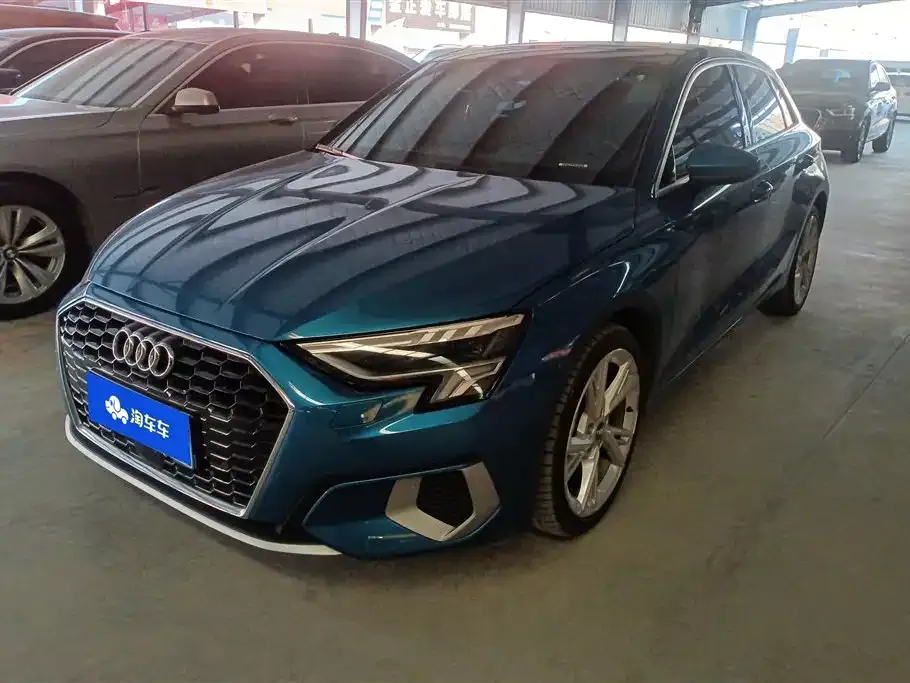 Audi A3 — фото 1