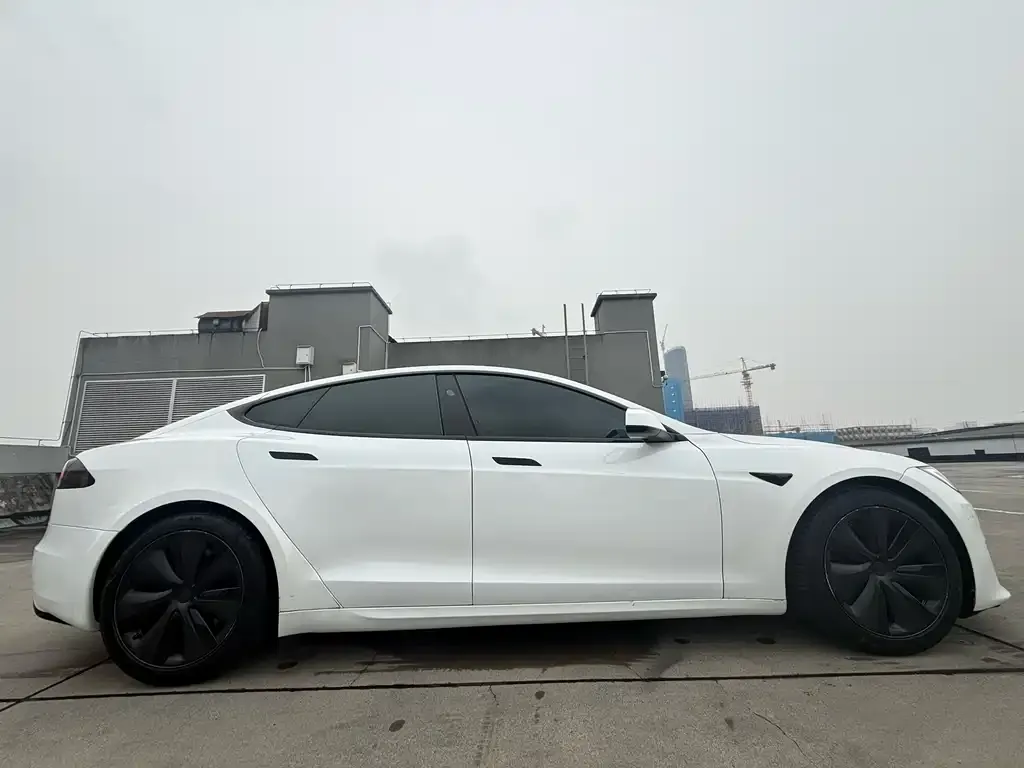 Tesla Model S — фото 3
