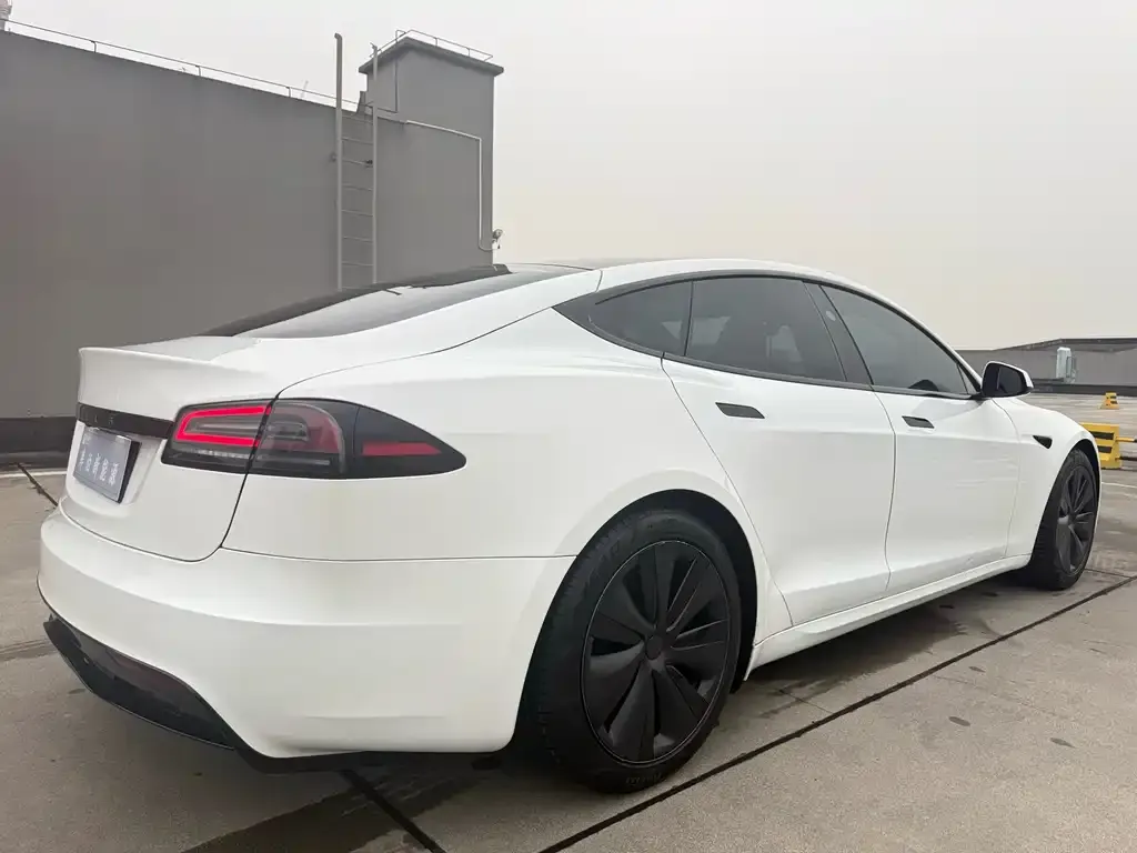 Tesla Model S — фото 7