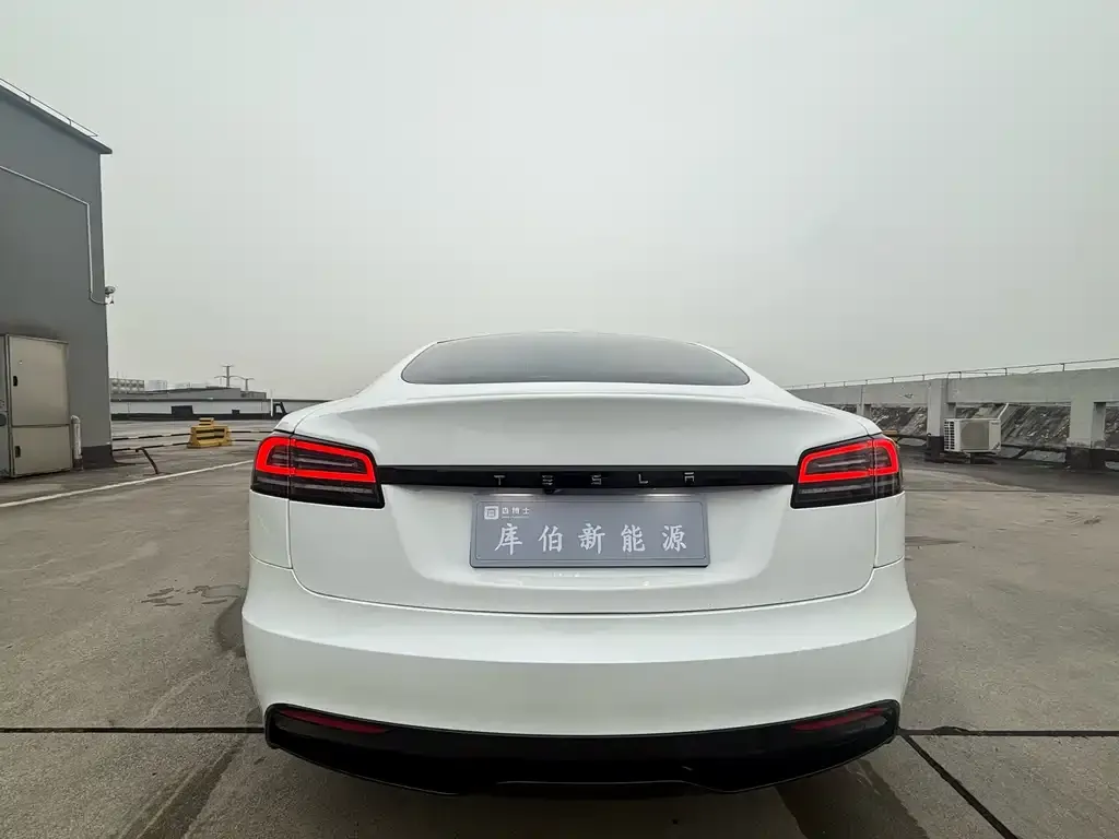 Tesla Model S — фото 2