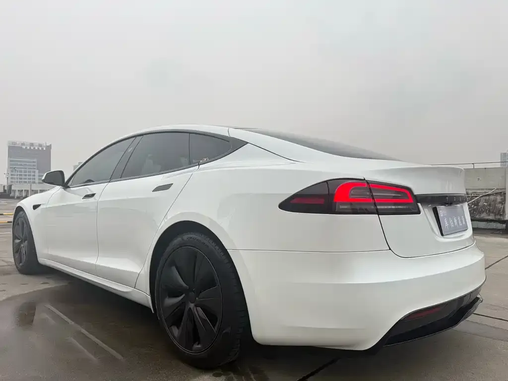 Tesla Model S — фото 6