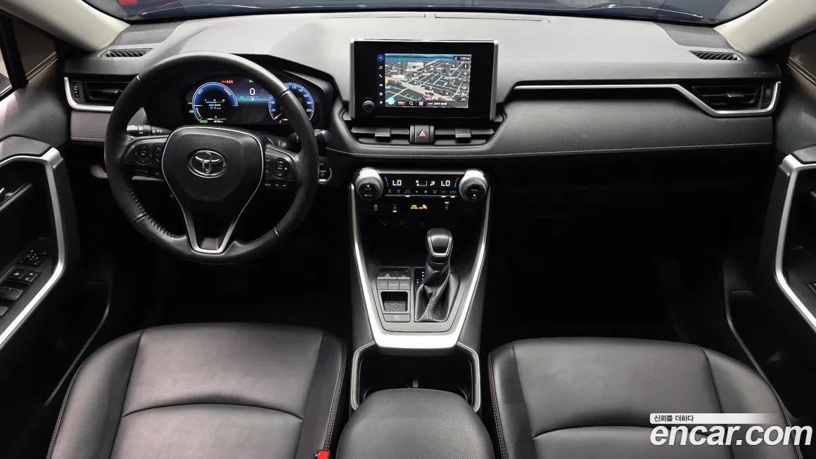 Toyota RAV4 — фото 5