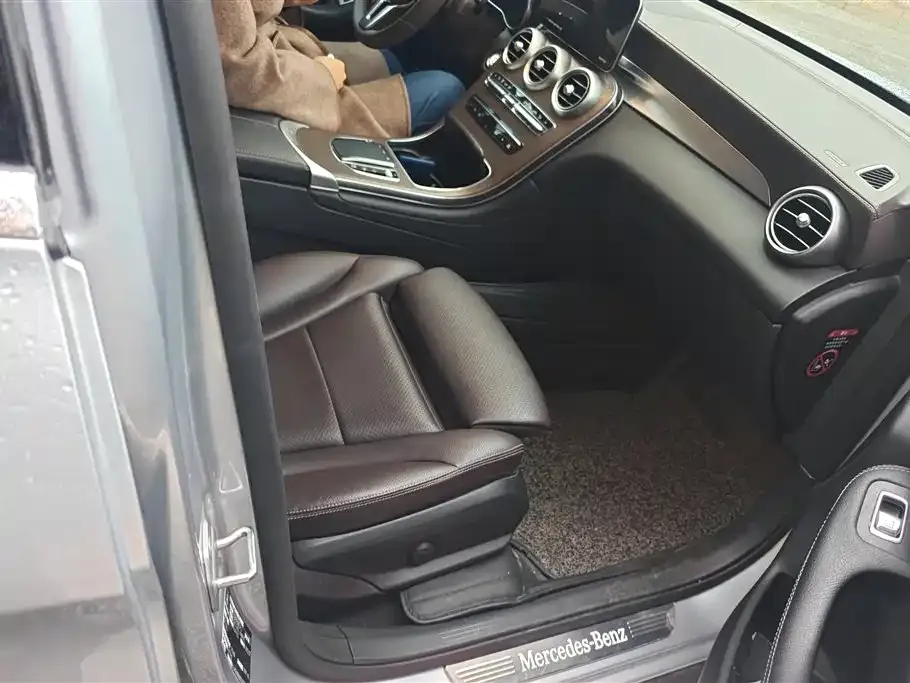 Mercedes-Benz GLC 2023 из CN, фото 3
