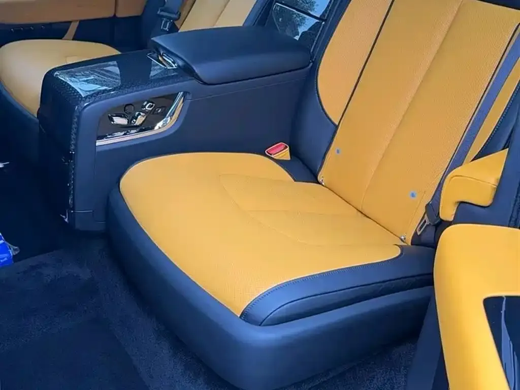 Rolls-Royce Cullinan 2023 из CN, фото 3