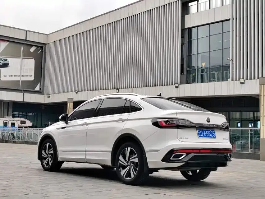 Volkswagen Tiguan X — фото 9
