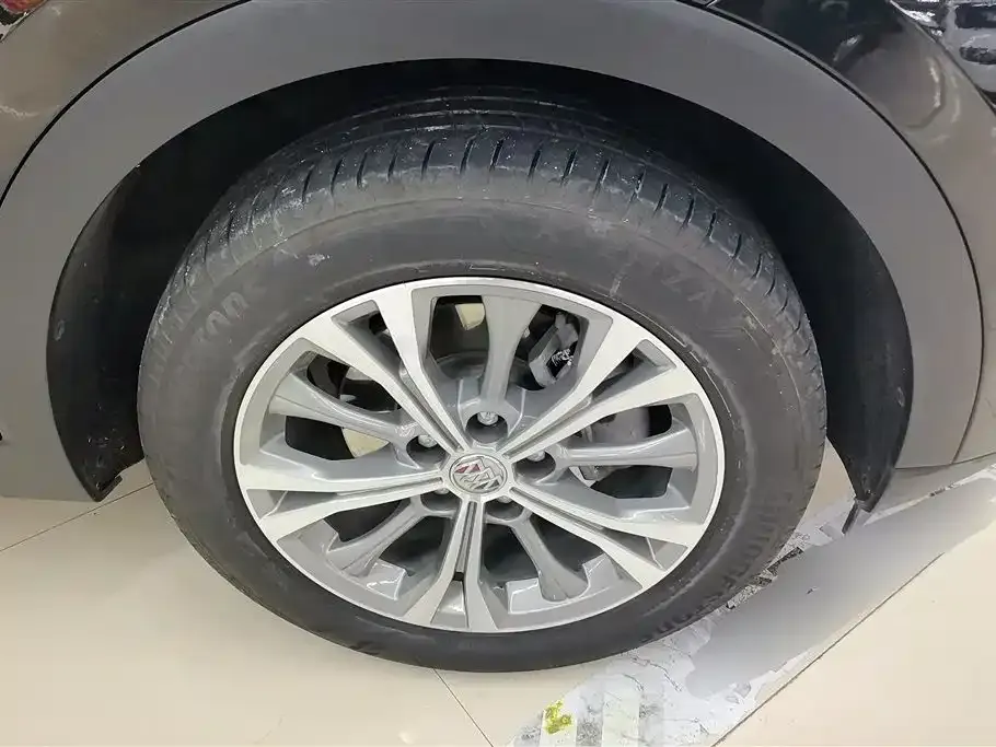 Buick Envision Plus — фото 3