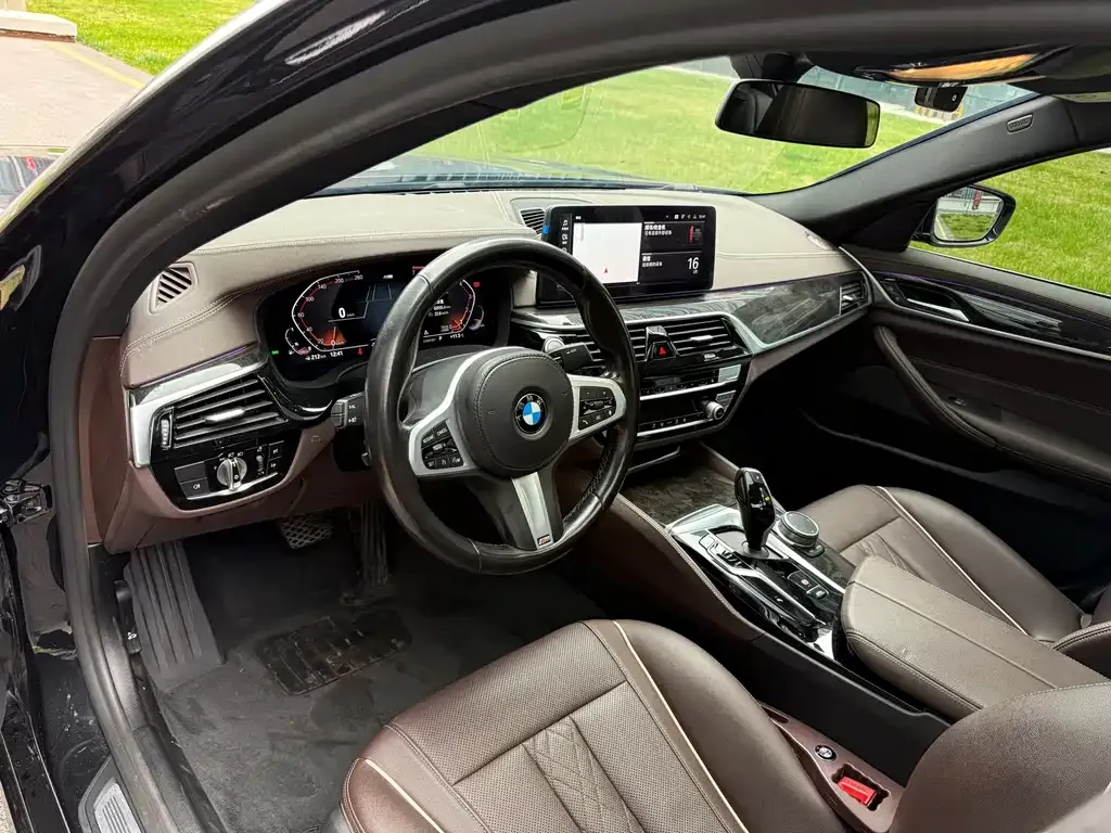 BMW 5 Series — фото 10