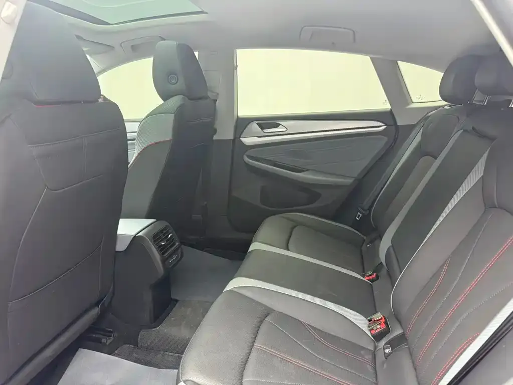 Volkswagen Lamando 2023 из CN, фото 3