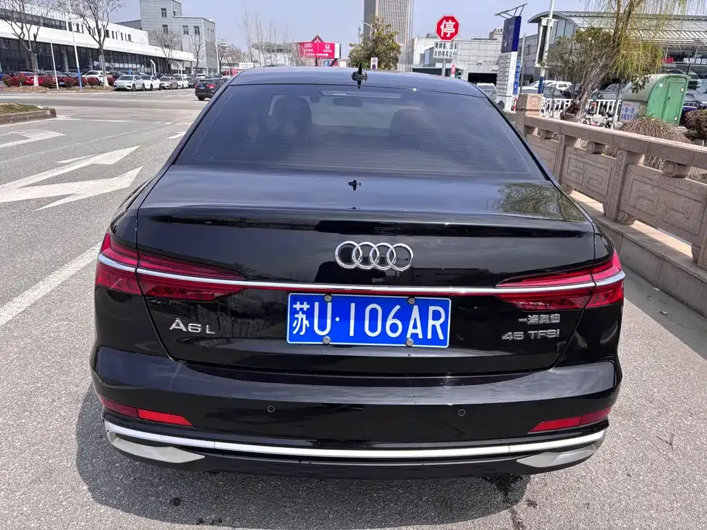 Audi A6L — фото 8