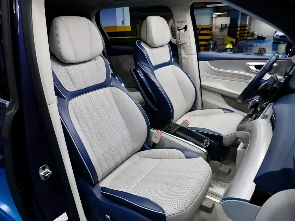 Roewe iMAX8 — фото 9