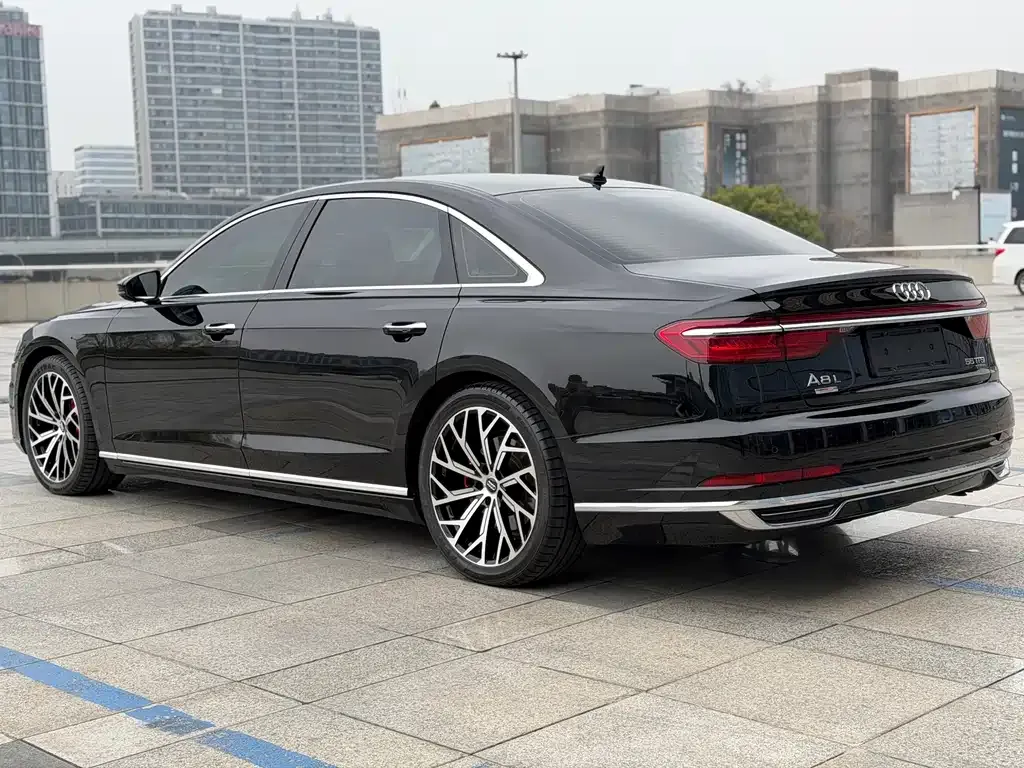 Audi A8 2021 из CN, фото 8