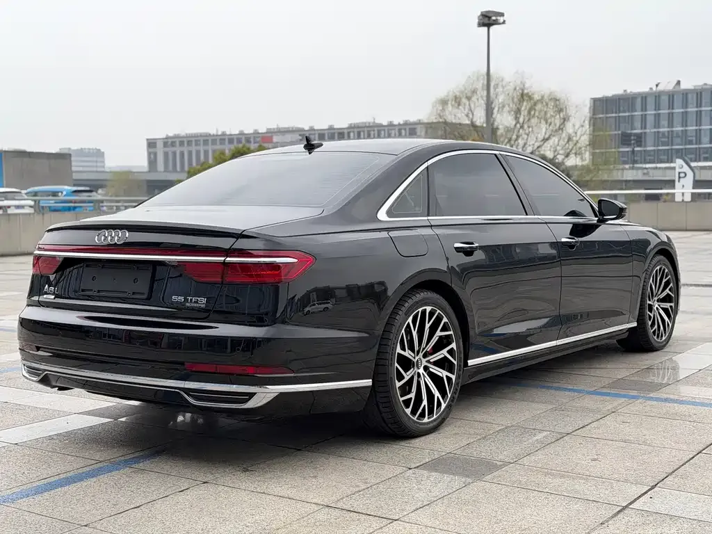 Audi A8 2021 из CN, фото 3