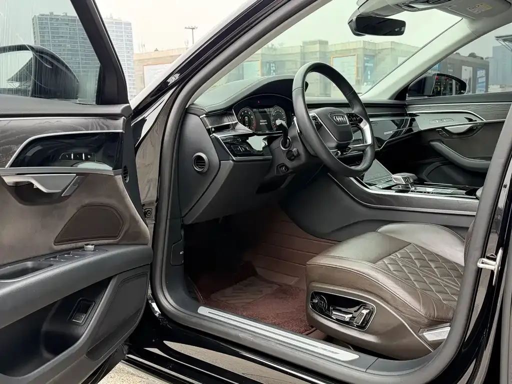 Audi A8 2021 из CN, фото 7