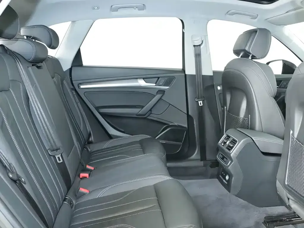 Audi Q5L 2023 из CN, фото 9