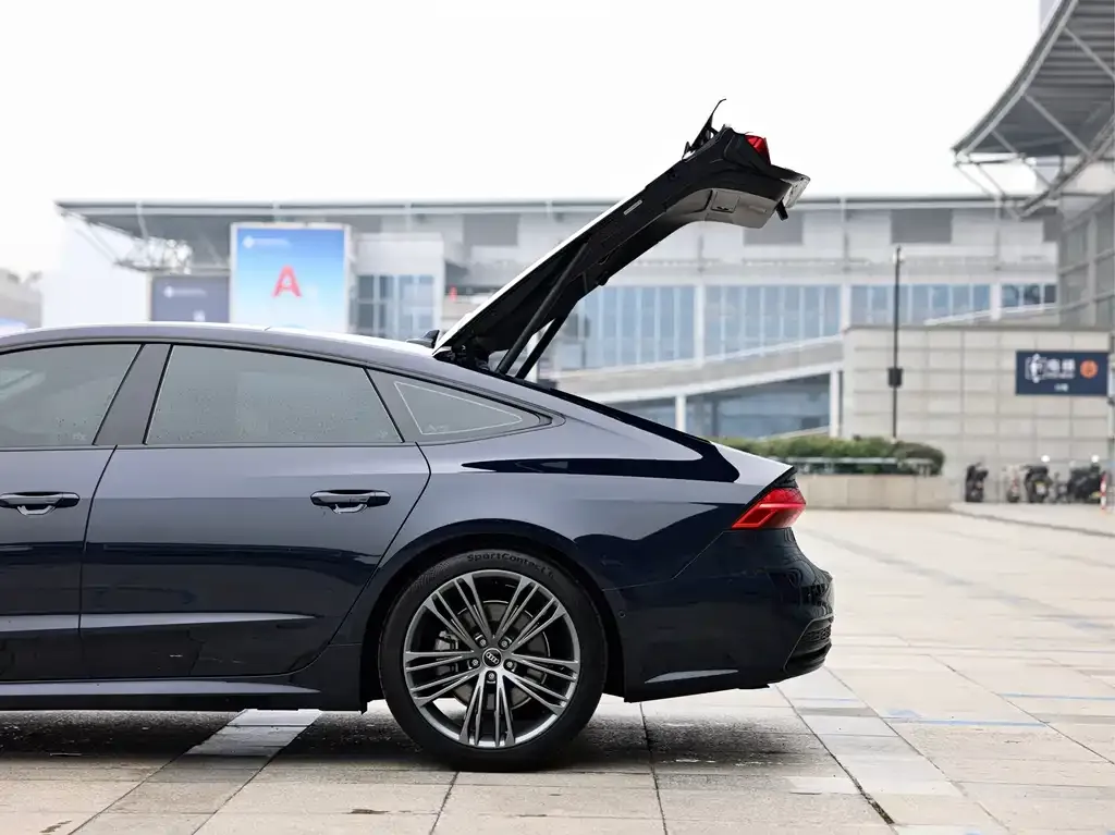 Audi A7 2022 из CN, фото 6