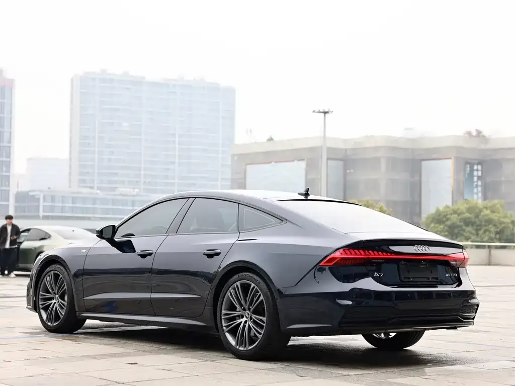 Audi A7 2022 из CN, фото 5