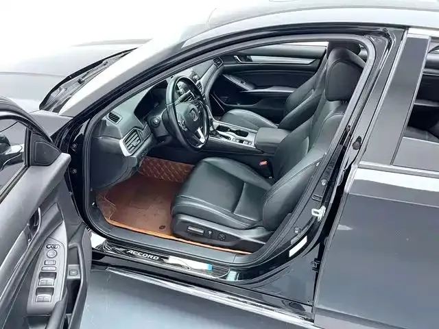 Honda Accord — фото 10
