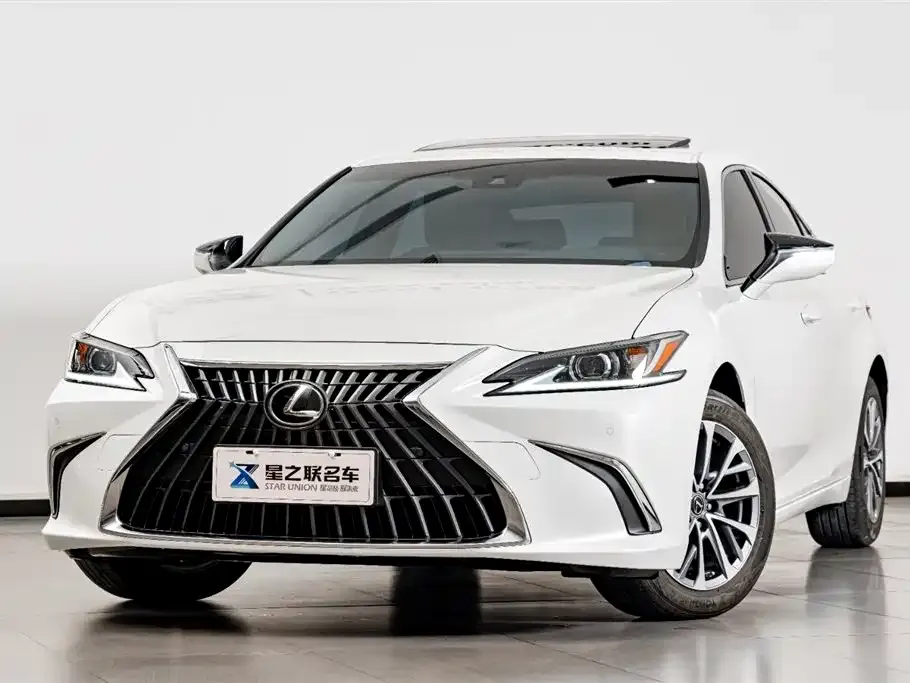 Lexus ES — фото 5