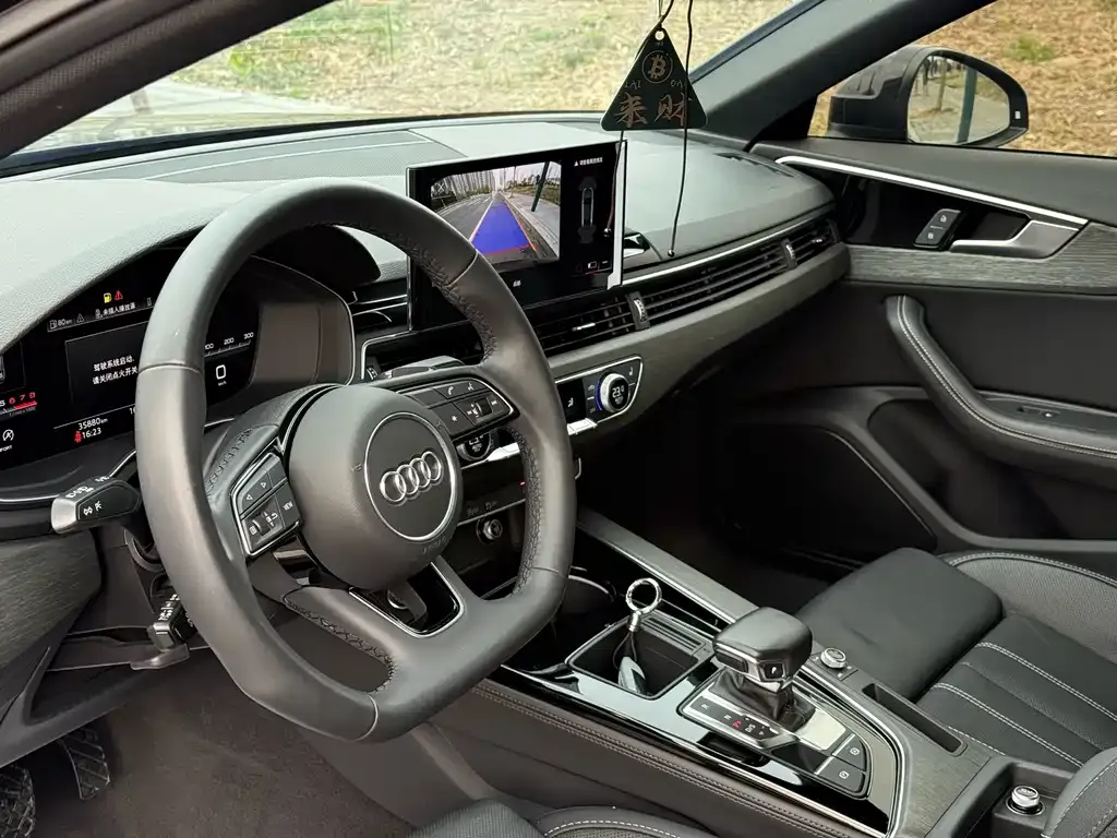 Audi A4L — фото 6