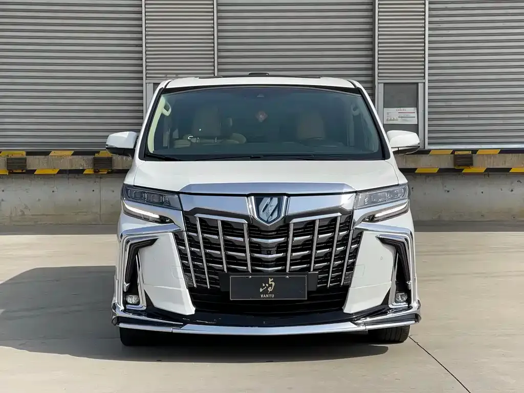 Toyota Alphard — фото 3