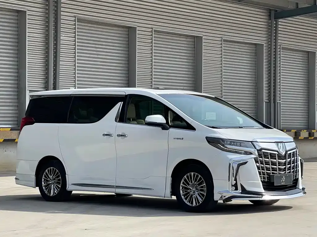 Toyota Alphard — фото 8