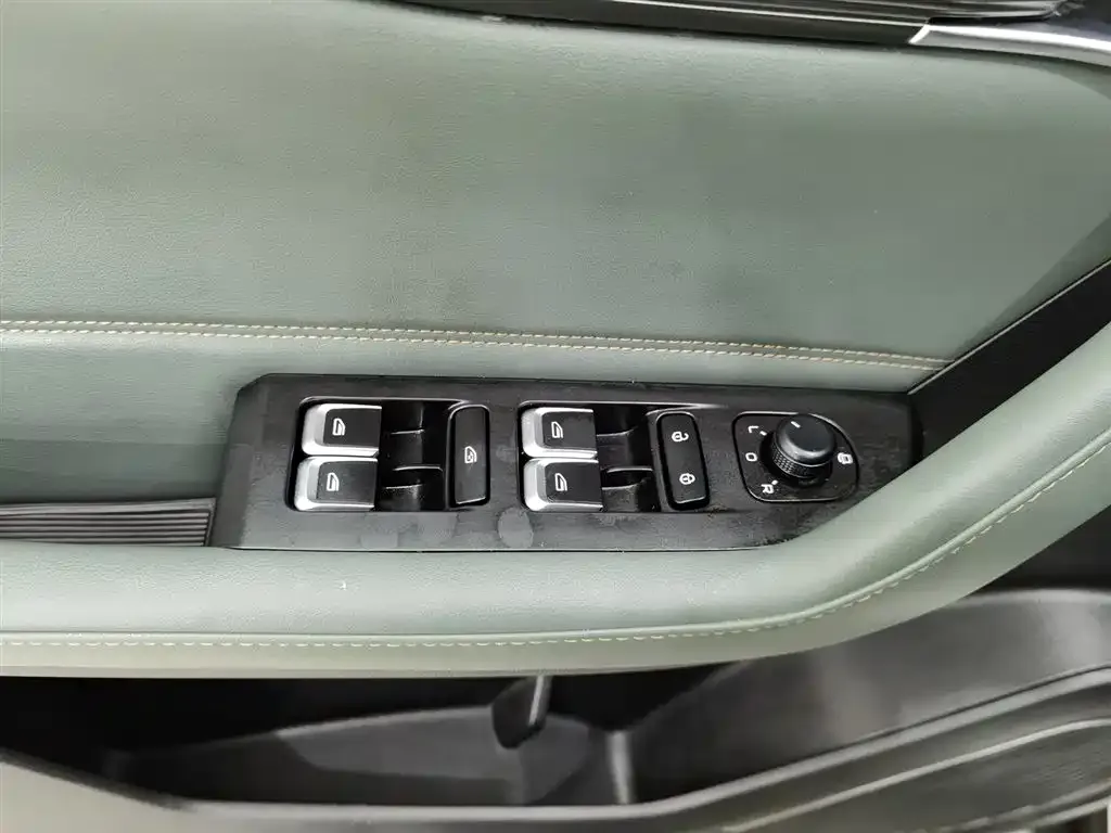 Geely Haoyue L 2023 из CN, фото 10