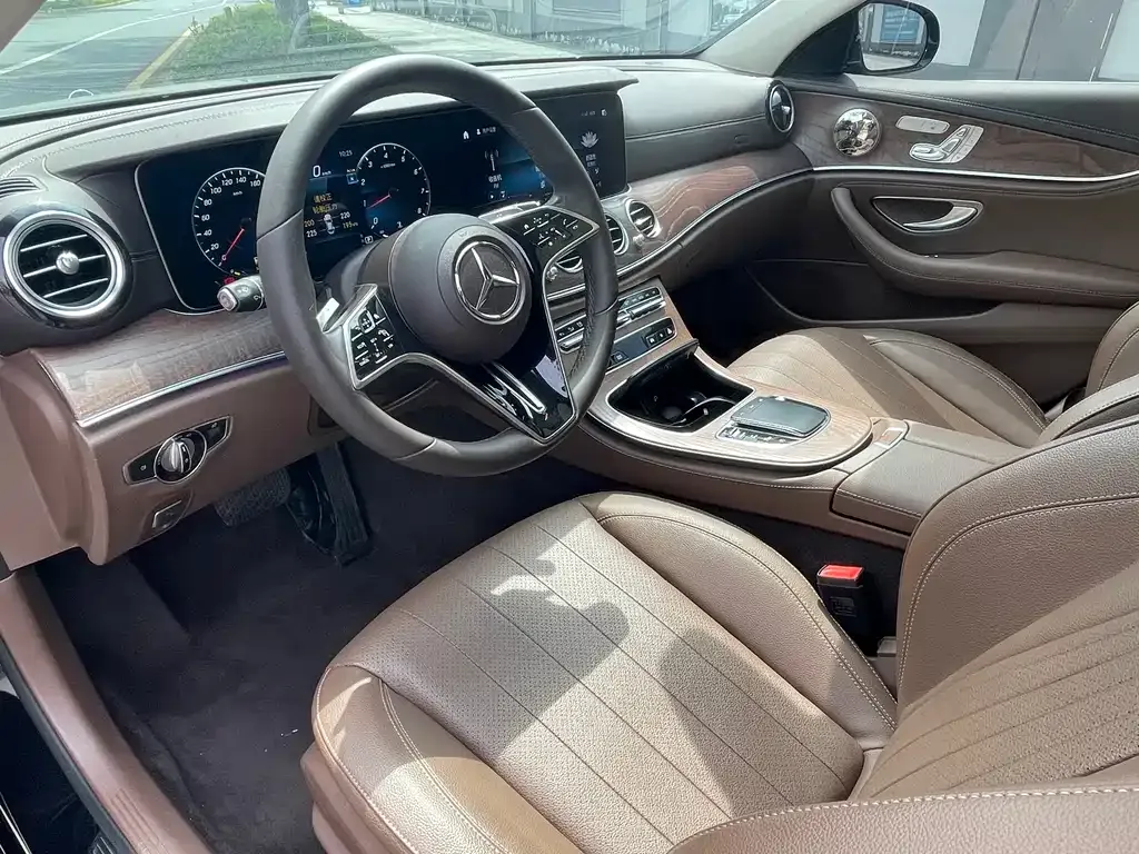 Mercedes-Benz E-Class — фото 10