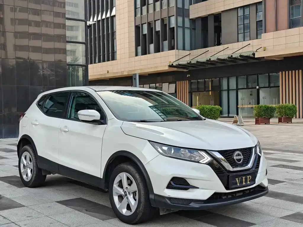 Nissan Qashqai — фото 1