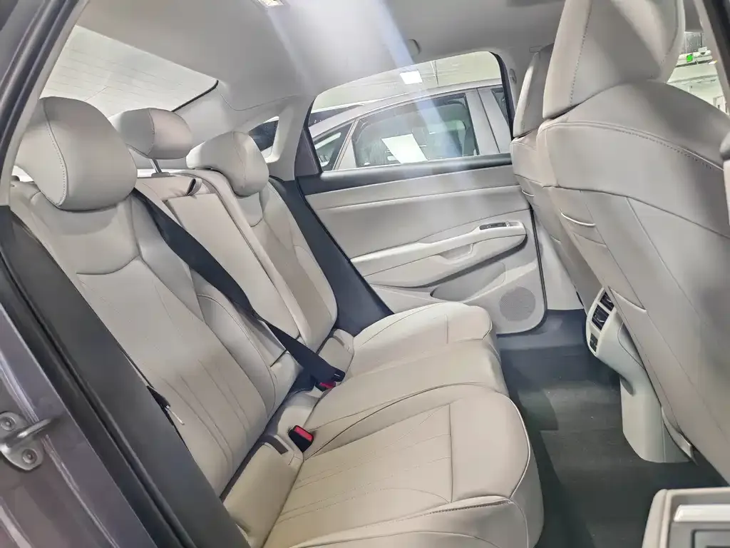 Volkswagen Lavida 2025 из CN, фото 2