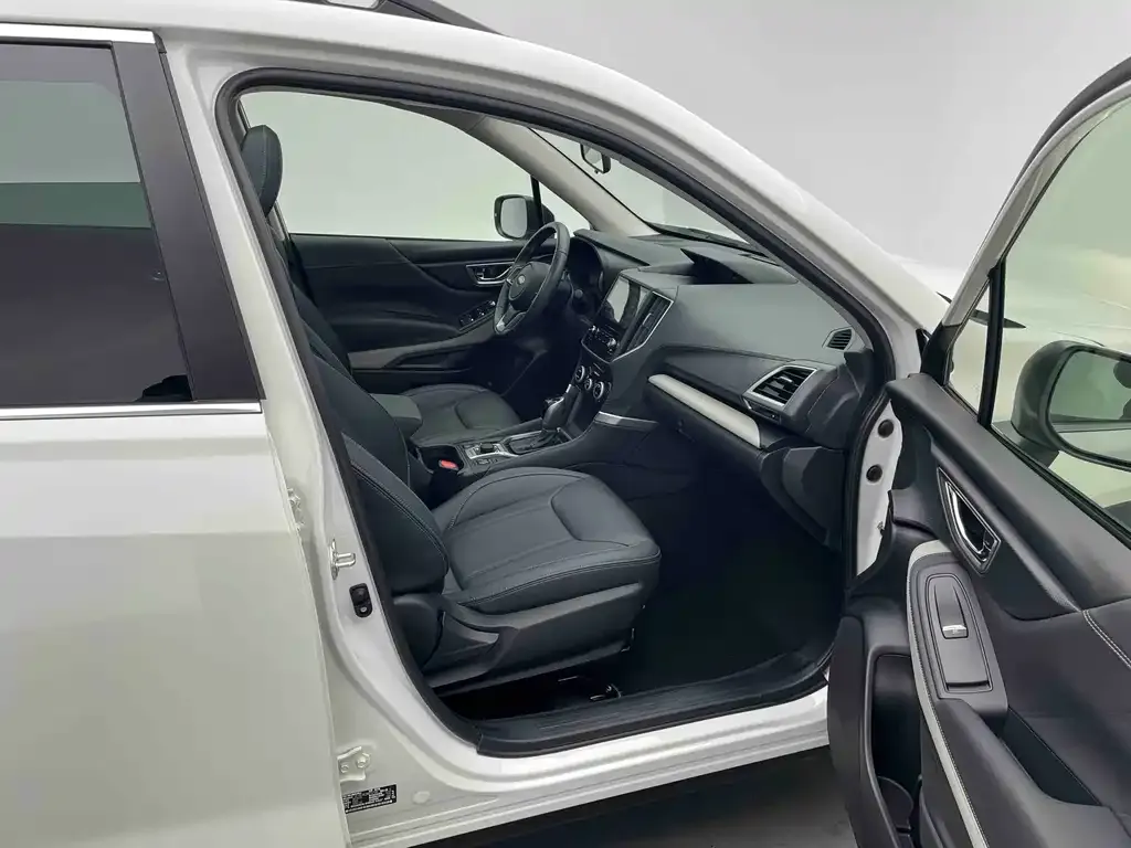 Subaru Forester — фото 4